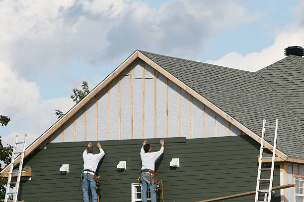 Professional Siding technician working in Medina, TN